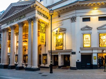 why-lion-king-still-rules-west-end-london